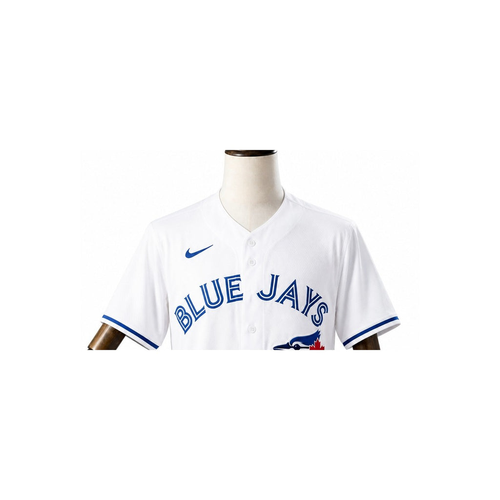 Toronto Blue Jays MLB – Camisa Oficial Primeira (Home) detalhe escudo manequim fundo branco