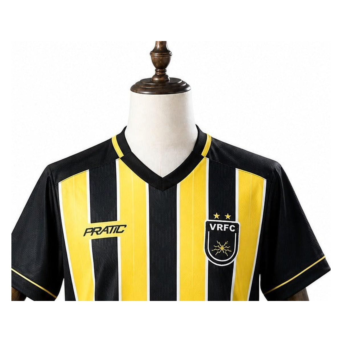 Camisa Volta Redonda - 1º Uniforme Jogador Com Patch 2026/2027 detalhe escudo manequim fundo branco