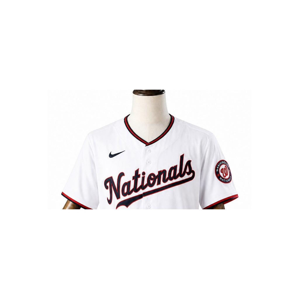 Washington Nationals MLB – Camisa Oficial Primeira (Home) detalhe escudo manequim fundo branco