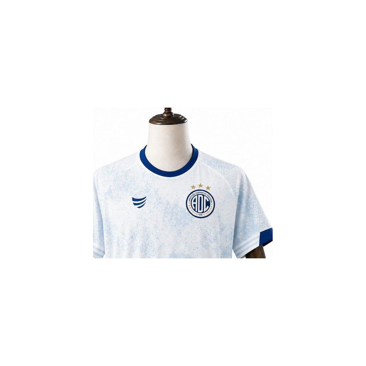Confiança 2026/27 Away Player Version Jersey – Detail – Badge Close-up