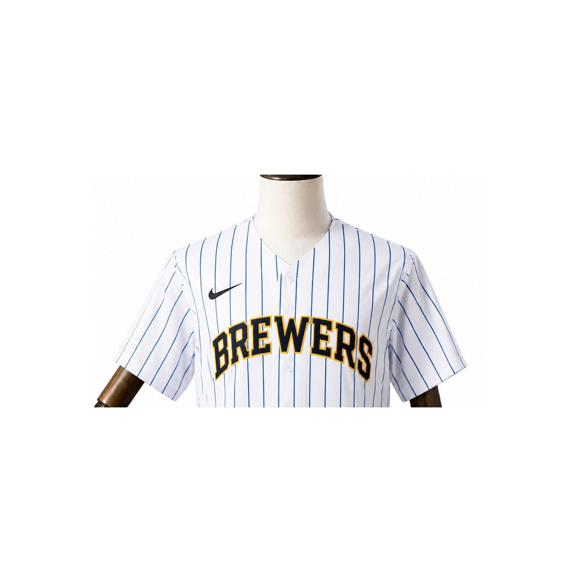 Milwaukee Brewers MLB – Camisa Oficial Primeira (Home) detalhe escudo manequim fundo branco