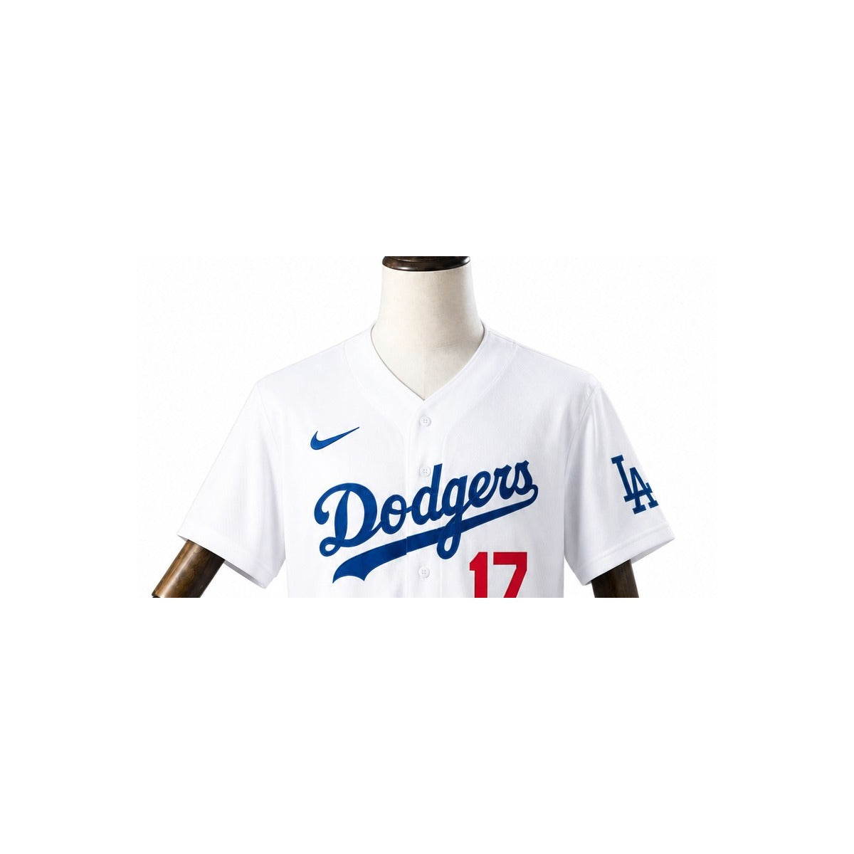 Los Angeles Dodgers MLB – Camisa Oficial Primeira (Home) detalhe escudo manequim fundo branco