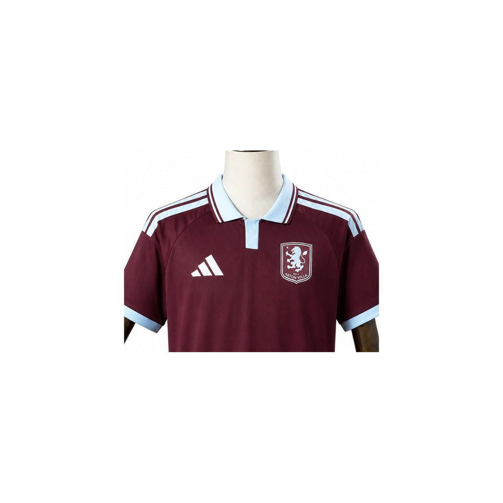 Camisa Aston Villa - 1º Uniforme Torcedor 2026/27 detalhe escudo manequim fundo branco