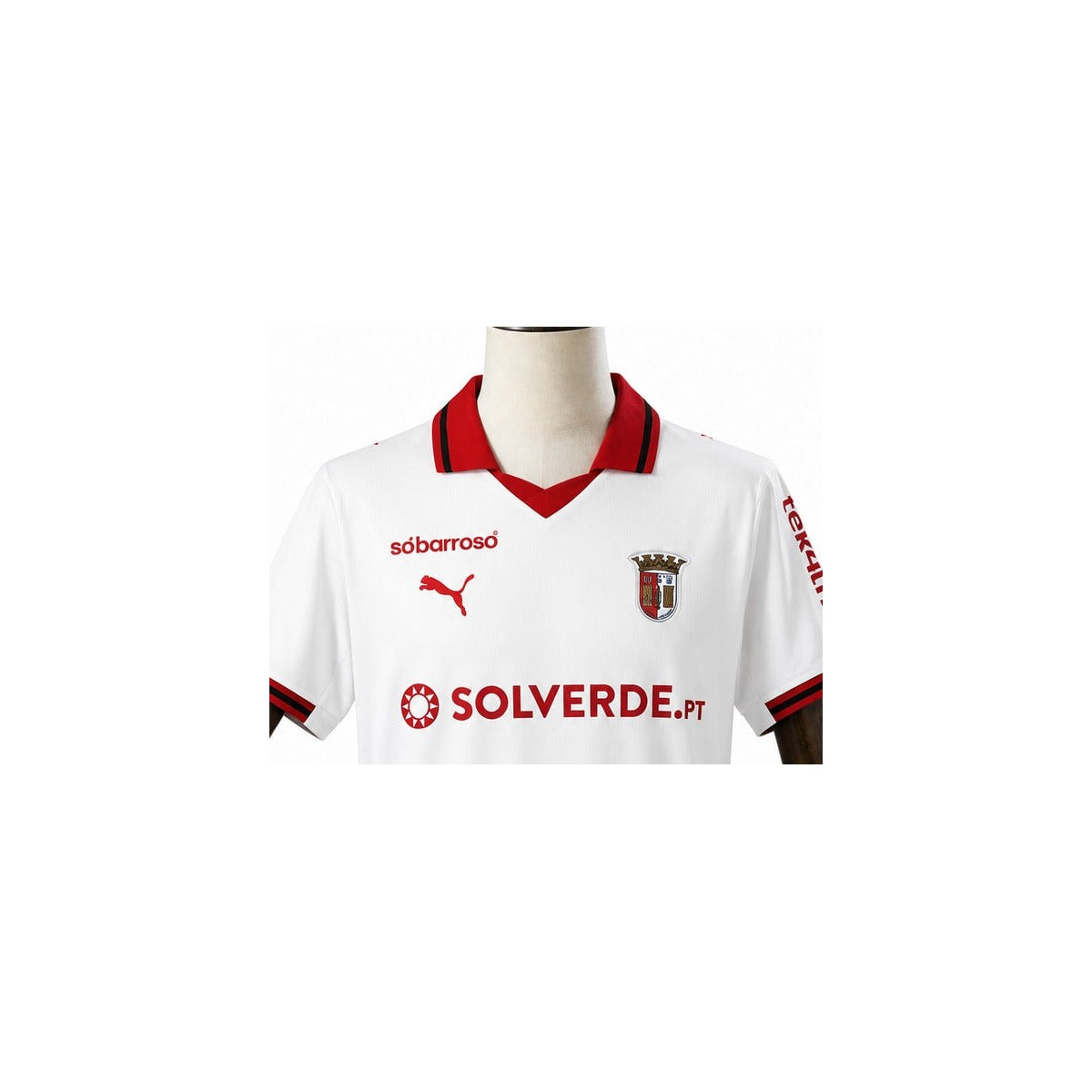 Camisa Braga - 2º Uniforme Torcedor 2025/26 detalhe escudo manequim fundo branco