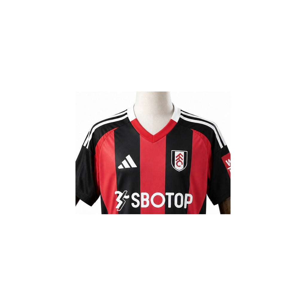 Camisa Fulham - 2º Uniforme Torcedor 2024/25 detalhe escudo manequim fundo branco
