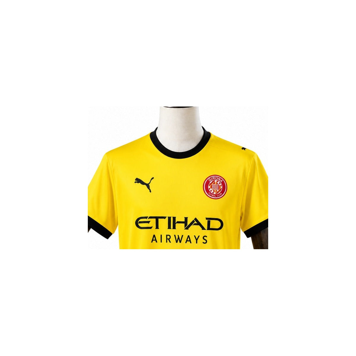 Camisa Girona - 2º Uniforme Torcedor 2025/26 detalhe escudo manequim fundo branco