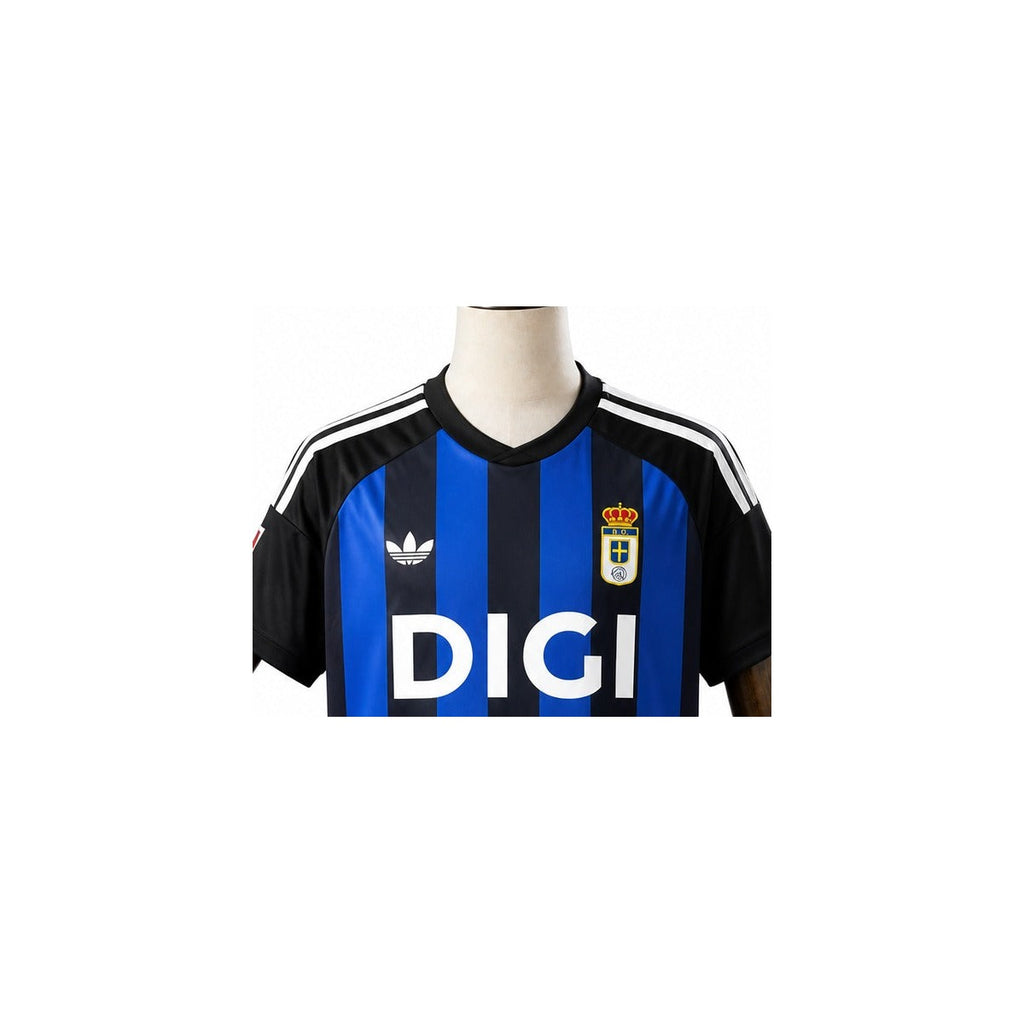 Camisa Real Oviedo - 1º Uniforme Torcedor 2026/27 detalhe escudo manequim fundo branco
