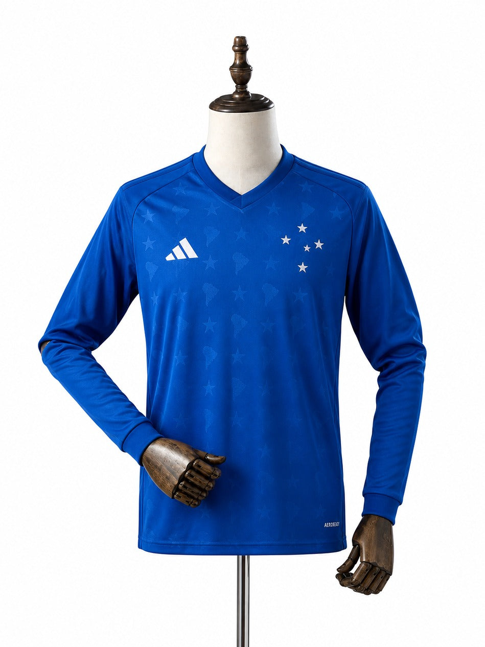 Camisa Manga Longa Cruzeiro 2026 frente manequim madeira fundo branco