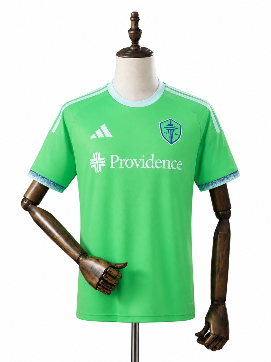 Camisa Seattle Sounders - 1º Uniforme Torcedor 2026 frente manequim fundo branco