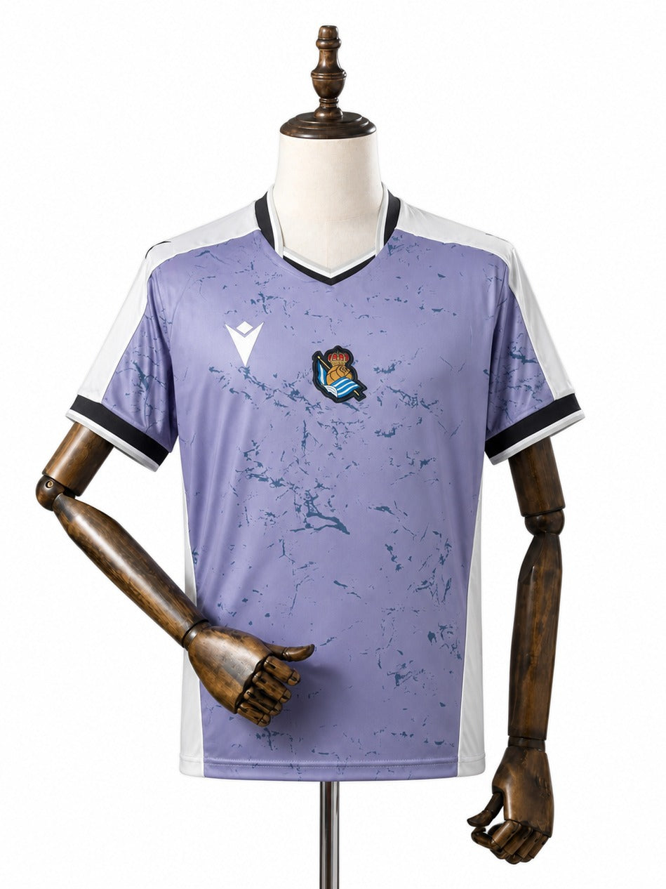 Camisa Real Sociedad - 2º Uniforme Torcedor 2025/26 frente manequim fundo branco