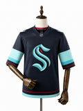 Seattle Kraken NHL Jersey – Home & Away frente real web manequim fundo branco