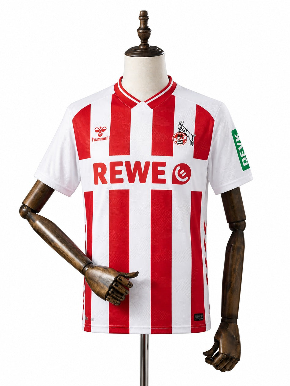 Camisa Köln - 1º Uniforme Torcedor 2025/2026 frente manequim fundo branco