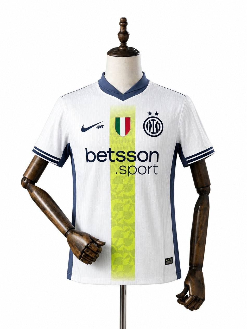 Camisa Inter Milan - Edição Especial Jogador 2024/25 frente manequim fundo branco