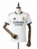 Camisa Real Madrid - 1º Uniforme Jogador 2026/27 frente manequim fundo branco