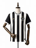 Camisa Atlético-MG - 1º Uniforme Torcedor Sem Patch 2026/2027 frente manequim