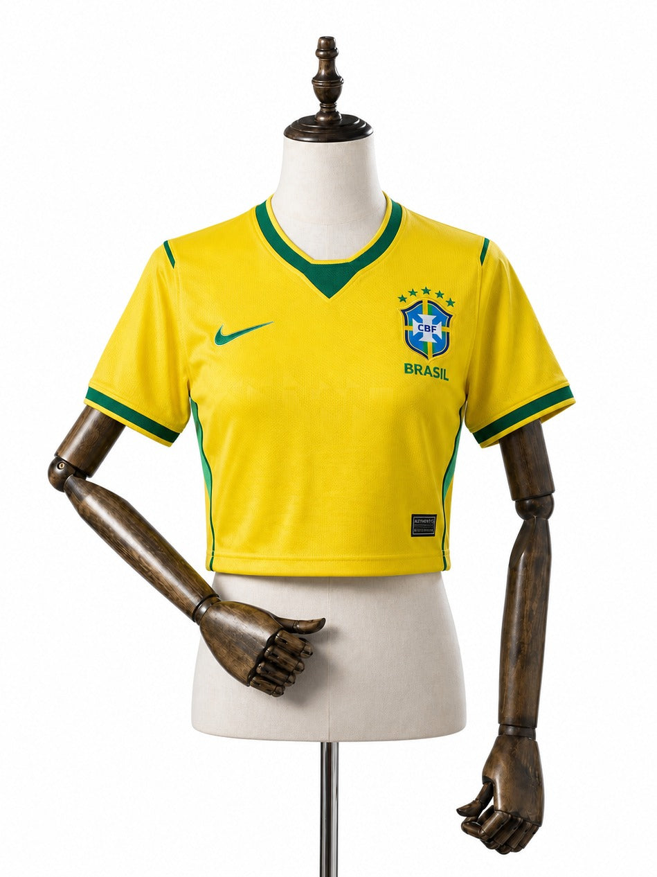 Cropped Brasil frente manequim madeira fundo branco