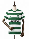 Camisa Sporting - 1º Uniforme Torcedor 2025/26 frente manequim fundo branco