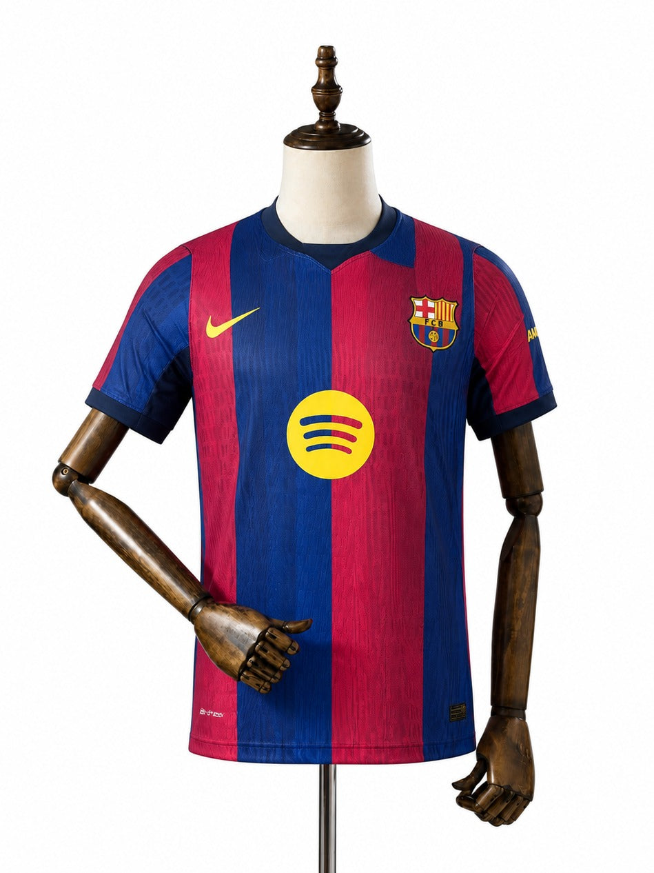 Camisa Barcelona - 1º Uniforme Jogador 2026/27 frente manequim fundo branco