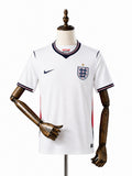 Camisa Seleção Inglaterra 1 uniforme 2026 frente manequim fundo branco