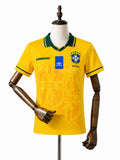 Camisa Seleção Brasileira Retrô Amarela 1994 (Copa do Mundo) manequim fundo branco