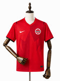 Camisa Seleção Canadá - 1º Uniforme Torcedor 2026 frente manequim fundo branco