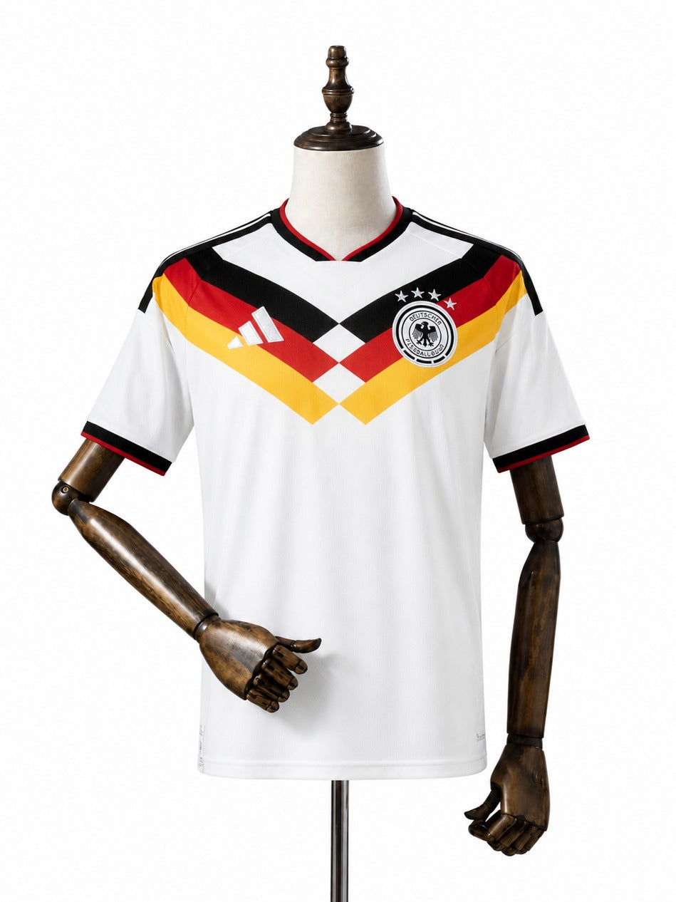 Camisa Seleção Alemanha - 1º Uniforme Torcedor 2026 frente manequim fundo branco