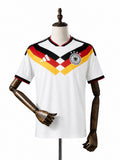 Camisa Seleção Alemanha - 1º Uniforme Torcedor 2026 frente manequim fundo branco