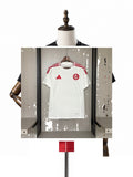 Camisa Internacional – 2º Uniforme Jogador 2026/2027 frente manequim fundo branco