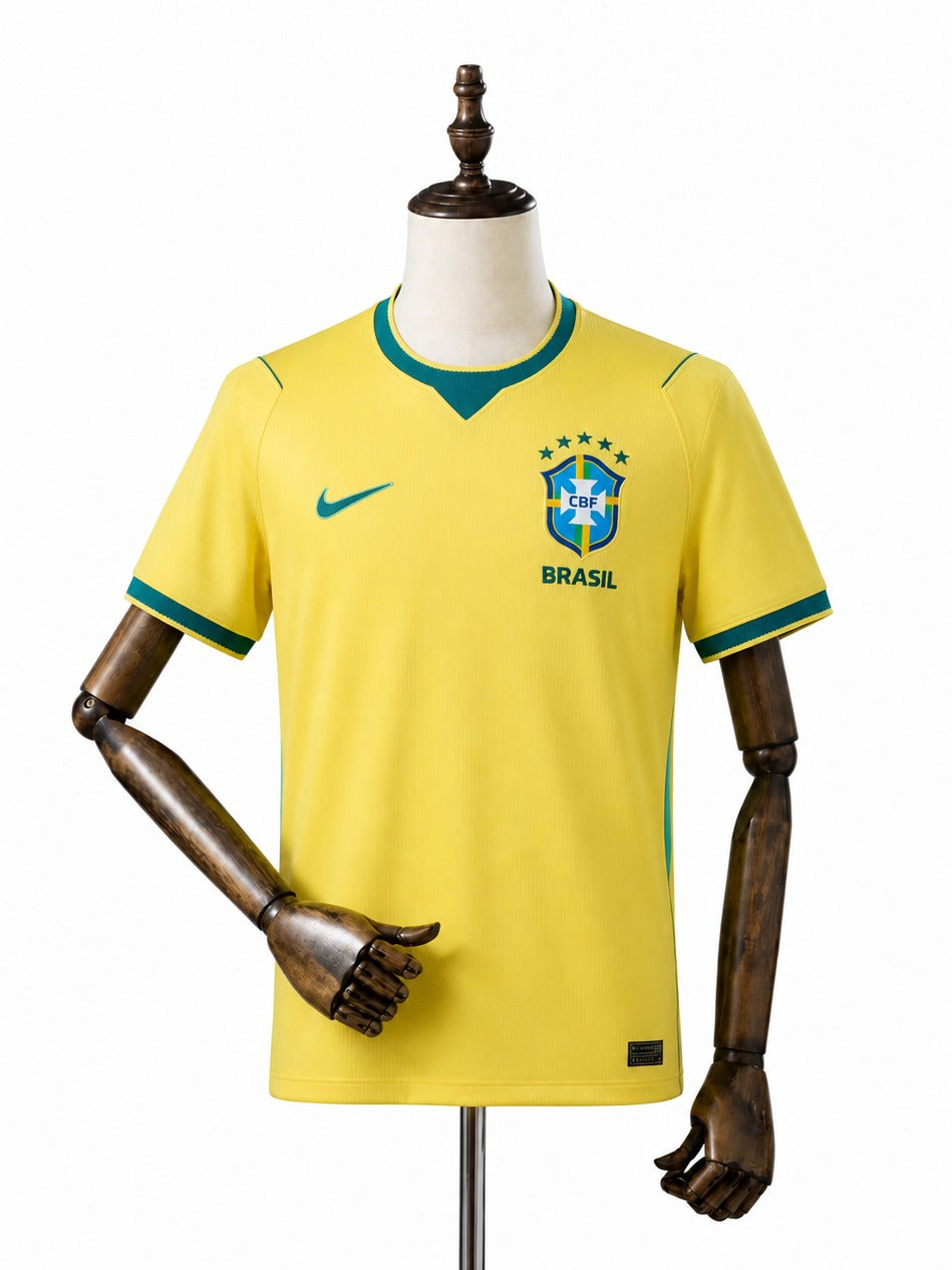 Camisa Seleção Brasil - 1º Uniforme Torcedor 2026 frente manequim fundo branco