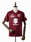 Camisa Torino - 1º Uniforme Torcedor 2024/25 frente manequim fundo branco