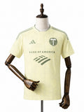 Camisa Portland Timbers - 2º Uniforme Torcedor 2026 frente manequim fundo branco