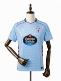 Camisa Celta de Vigo - 1º Uniforme Torcedor 2025/2026 frente manequim fundo branco