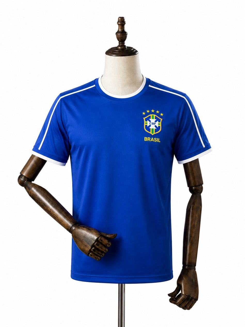 Camisa Seleção Brasileira Retrô Azul 1998 manequim fundo branco