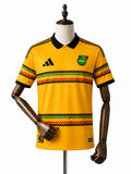 Camisa Seleção Jamaica 1 uniforme 2026 manequim fundo branco