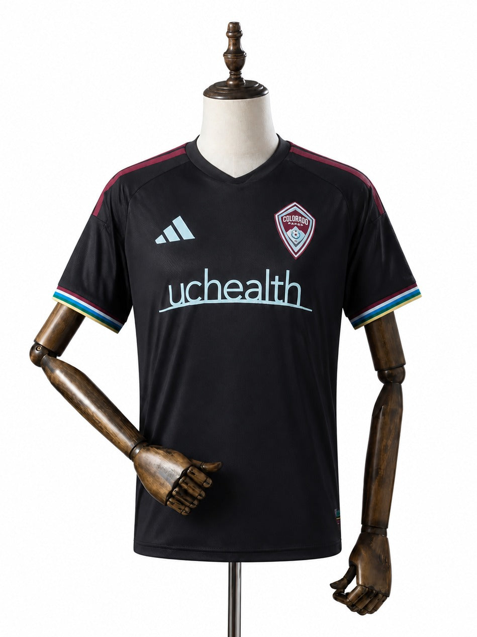 Camisa Colorado Rapids - 1º Uniforme Torcedor 2026 frente manequim fundo branco