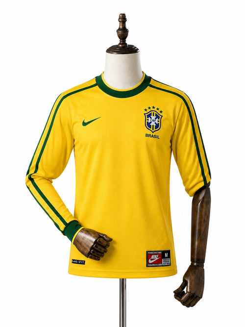 Camisa Seleção Brasileira Retrô Amarela Manga Longa 1998 (Copa do Mundo) manequim fundo branco