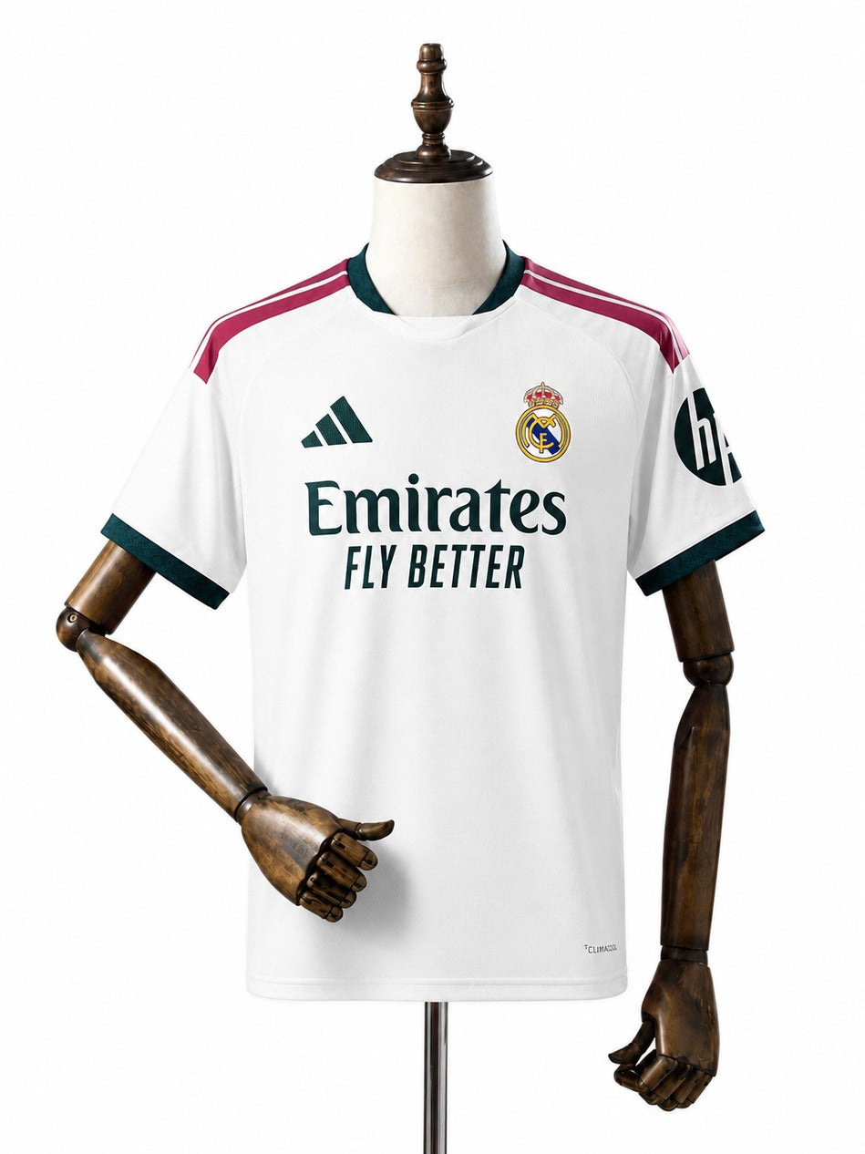 Camisa Real Madrid - 1º Uniforme Torcedor 2026/27 frente manequim fundo branco