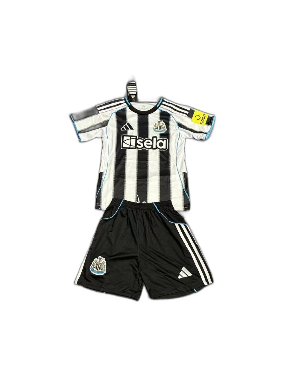 Camisa 2025-26 Newcastle United Home Infantil frente fundo branco