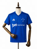Camisa Cruzeiro – 1º Uniforme Jogador 2026 frente manequim fundo branco padronizada