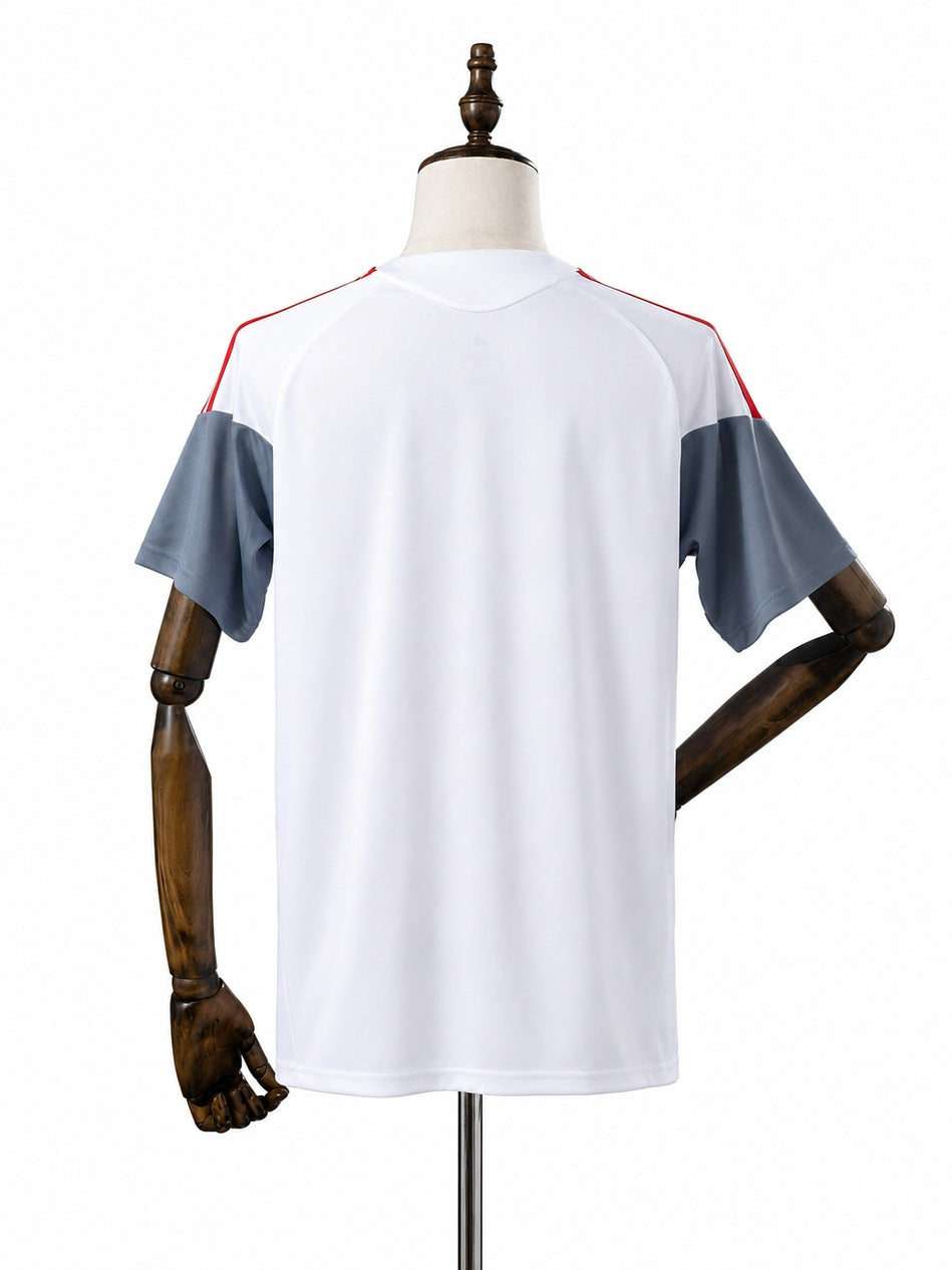 Internacional 2026/27 Training Jersey White back wood mannequin white background