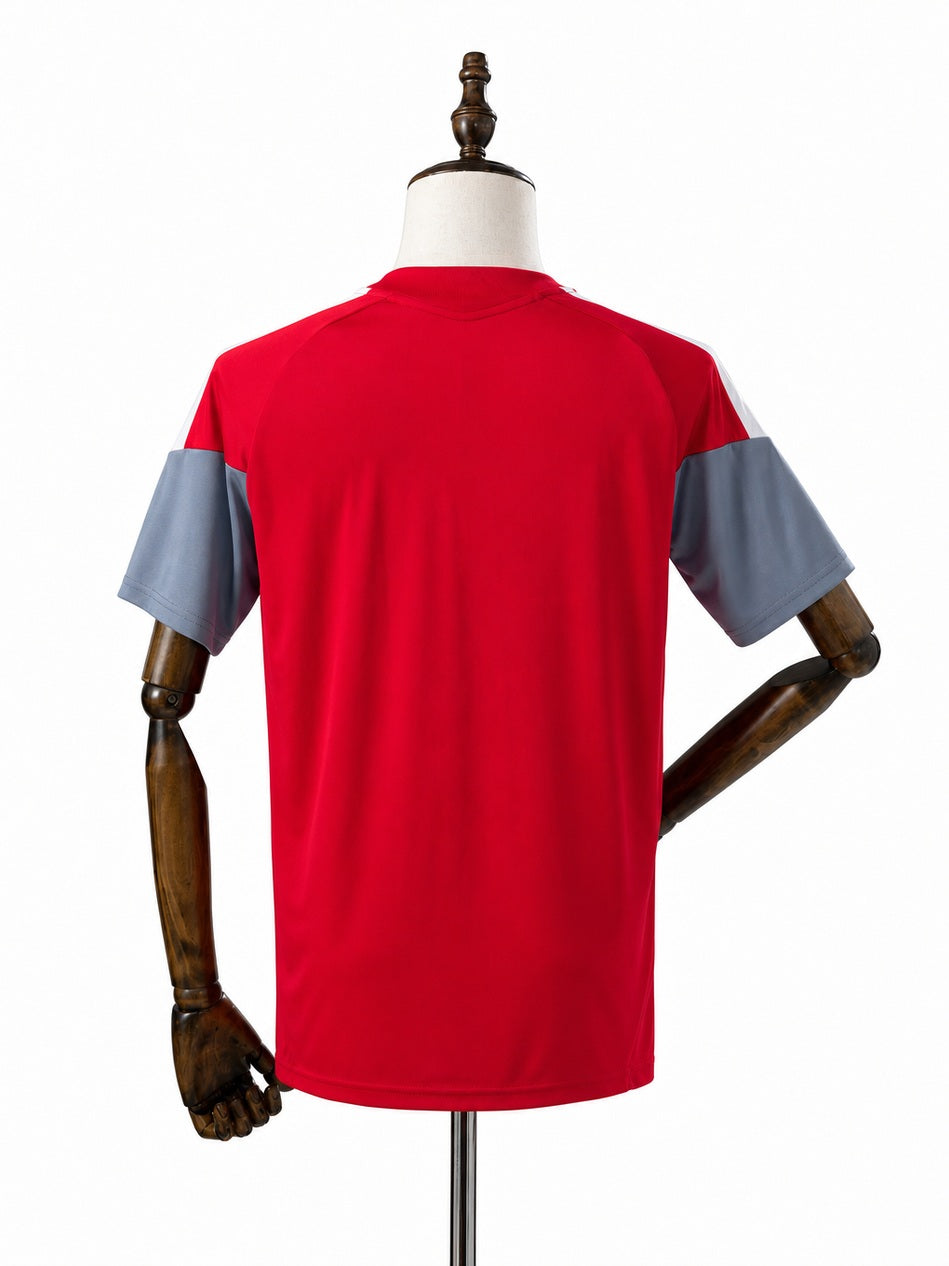 Internacional 2026 Training Jersey Red back wood mannequin white background