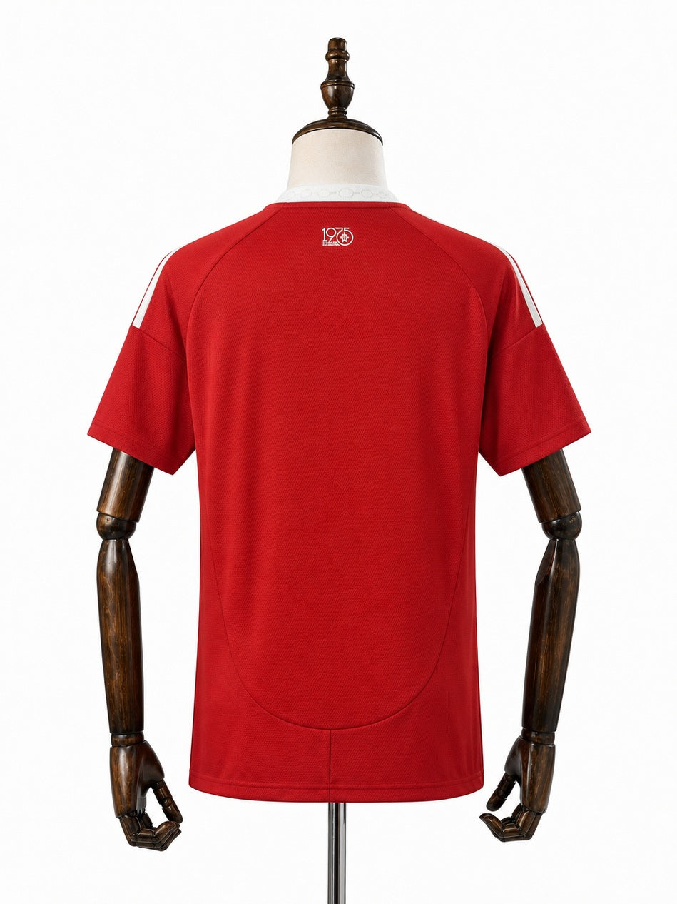 Internacional Home Jersey back wood mannequin white background