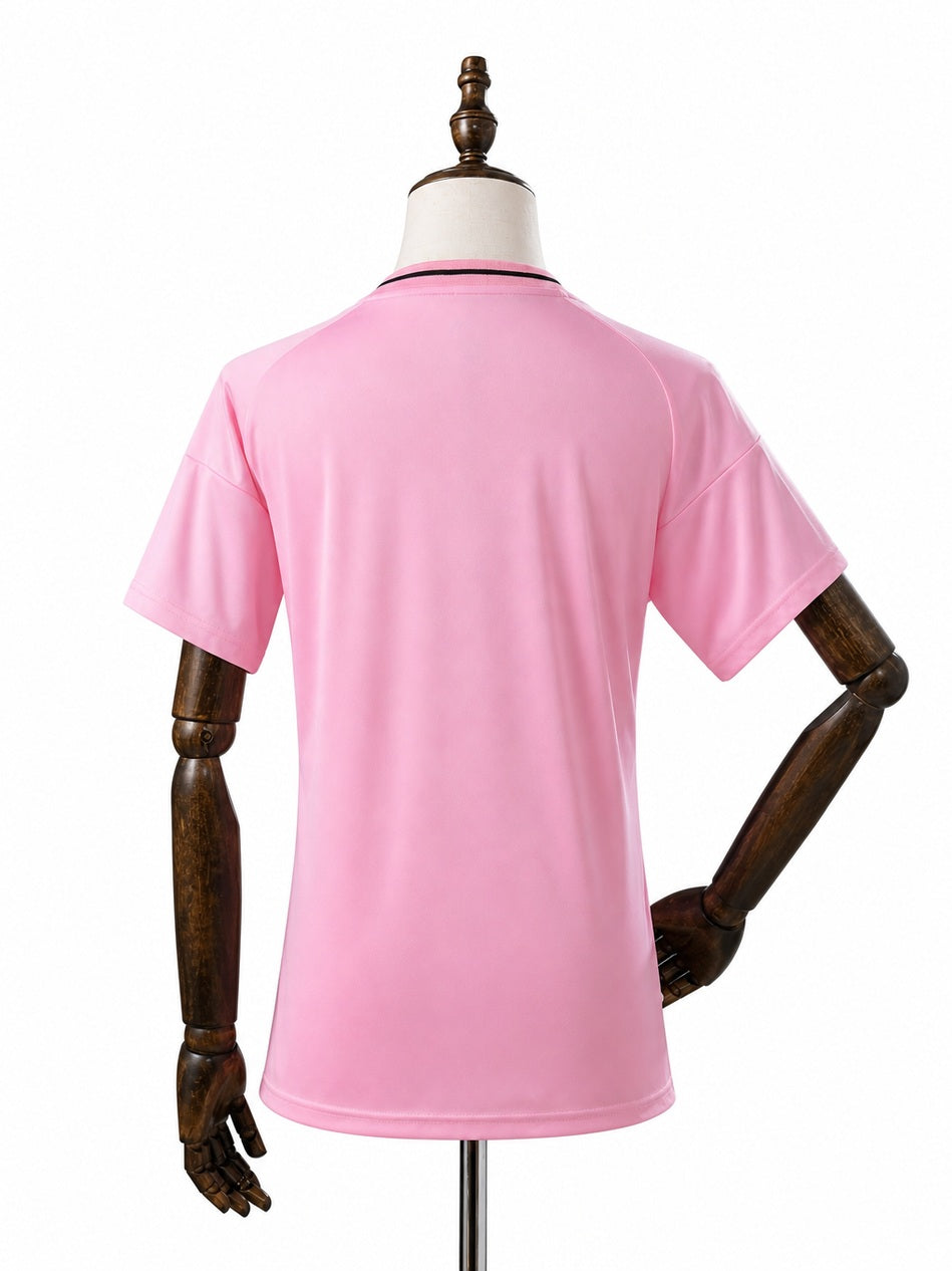 Internacional Jersey Pink back wood mannequin white background