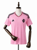 Internacional Jersey Pink front wood mannequin white background