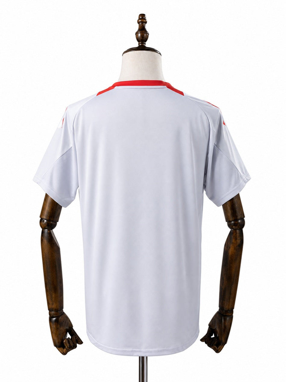 Internacional Training White Jersey back wood mannequin white background
