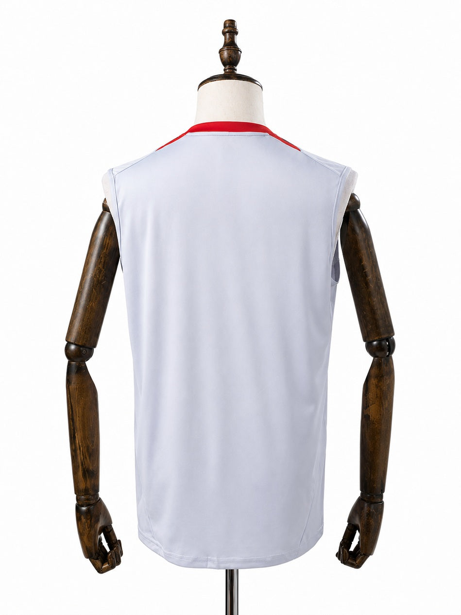 Internacional Training White Vest Sleeveless football jersey back wood mannequin white background