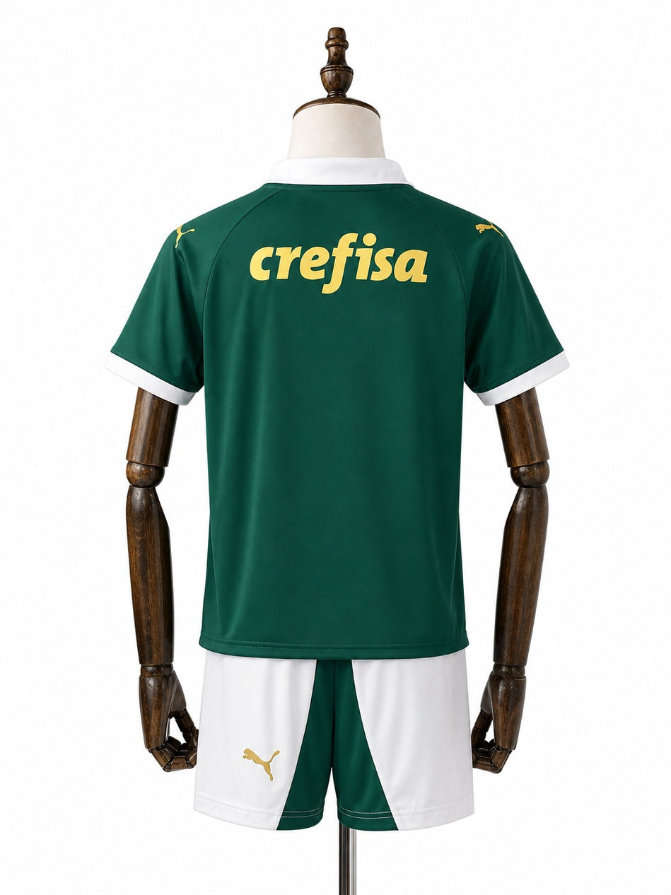 Palmeiras home Kids kit back wood mannequin white background