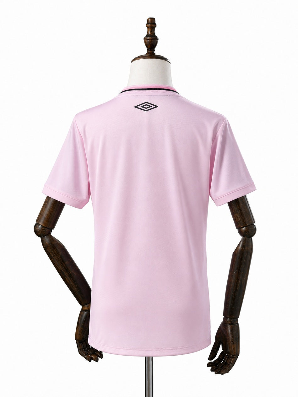 Sport Recife Women Pink Jersey back wood mannequin white background