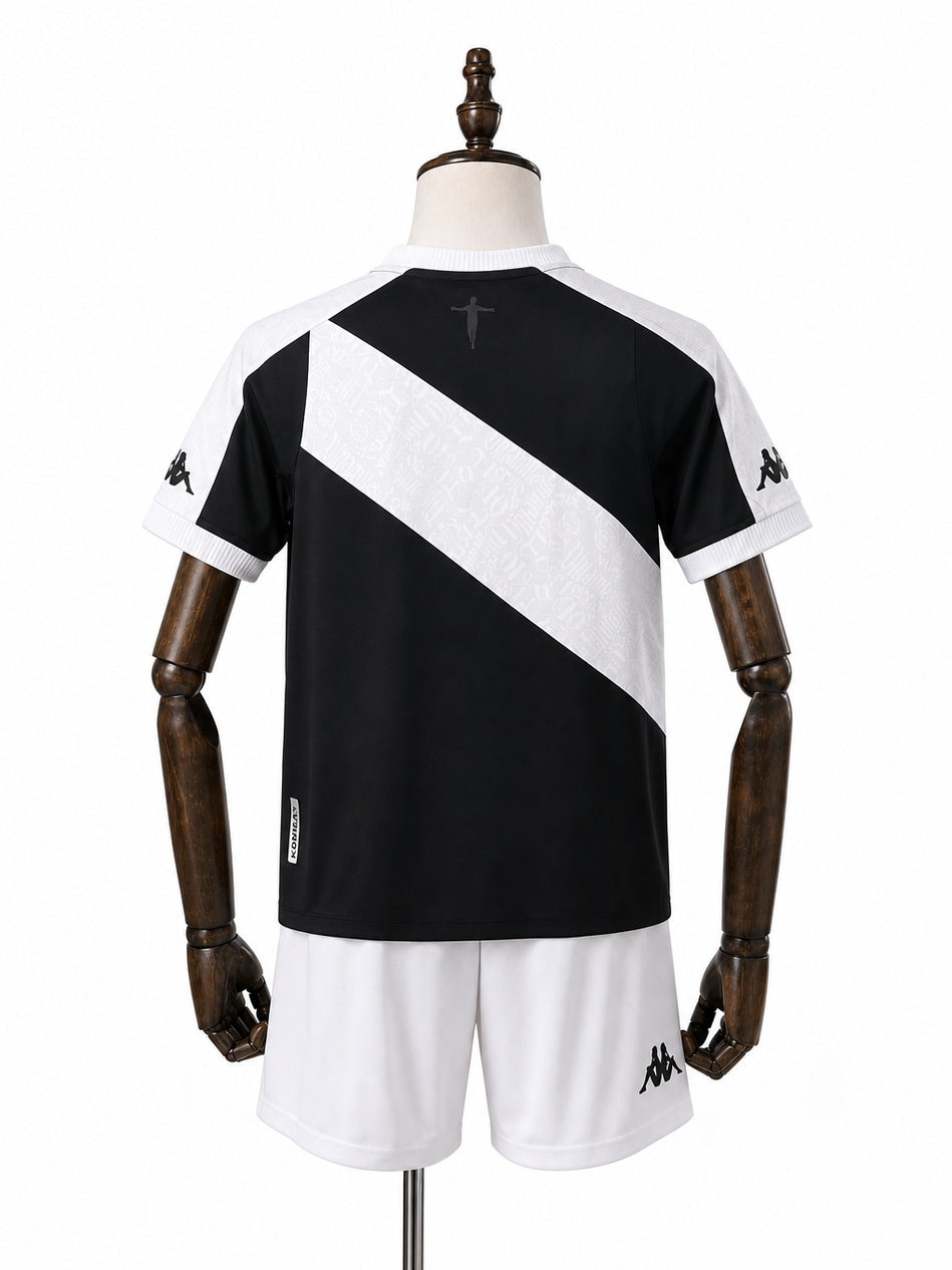 Vasco home Kids kit back wood mannequin white background