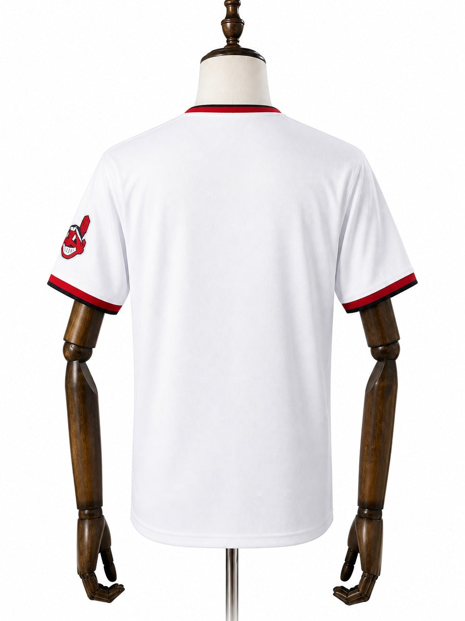 Cleveland Guardians MLB – Camisa Oficial Primeira (Home) verso manequim fundo branco